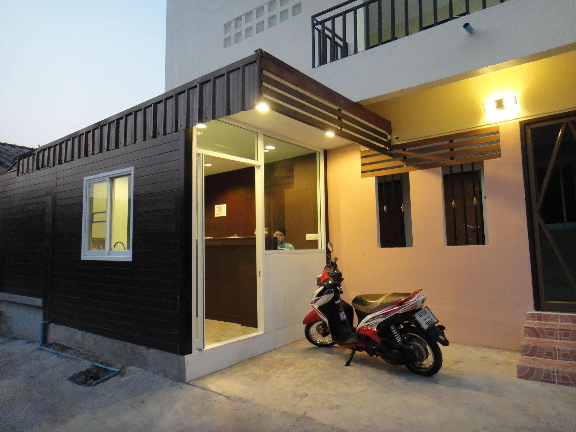 Prajak Inn อุดรธานี ภายนอก รูปภาพ